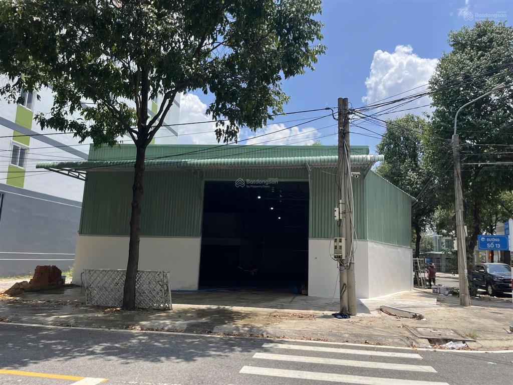 Cần cho thuê trung tâm tp mới diện tích gần 450m2, xưởng 2 mặt tiền