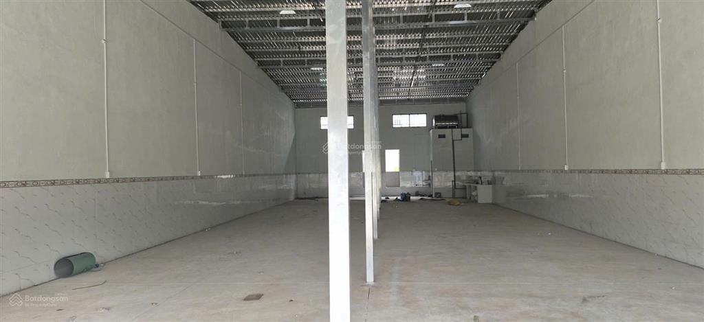 Cho thuê kho gần chợ vĩnh tân 
diện tích 300m