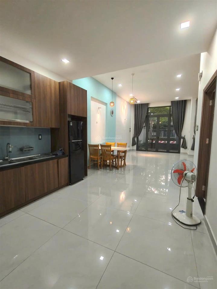 Cho thuê nhà tm dv mặt tiền đường phú mỹ 
dt 7*17,3 phòng ngủ,3wc