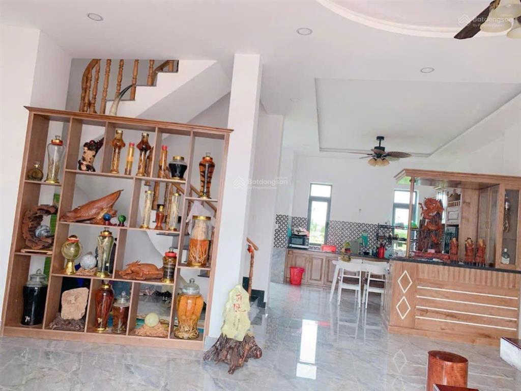 Cho thuê nhà phú chánh bình dương
2 lầu 3pn 4wc full nội thất