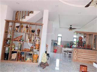 Cho thuê nhà phú chánh bình dương
2 lầu 3pn 4wc full nội thất