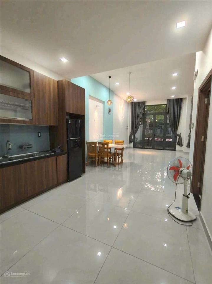 Cho thuê nhà tm dv phú mỹ 
dt 7*17,3 phòng ngủ,3wc