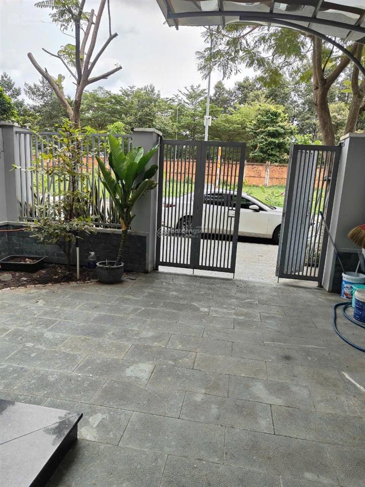 Cho thuê nhà tm dv phú mỹ 
dt 6*17,3 phòng ngủ,3wc