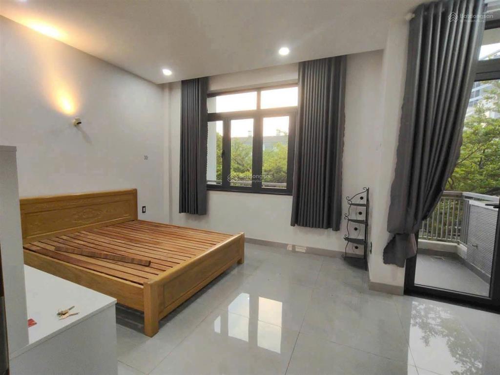 Cho thuê nhà tm dv phú mỹ
dt 7*17, 3 phòng ngủ, 3 wc