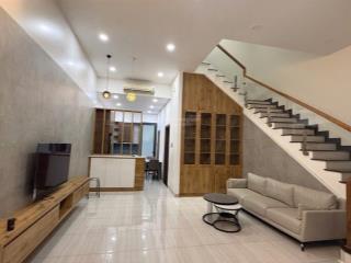 Cho thuê nhà tm dv phú mỹ.
dt 6*17,3 phòng ngủ, 3wc