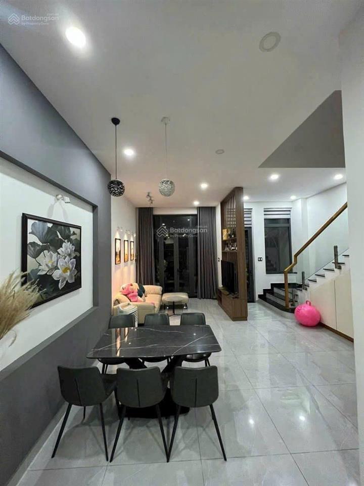 Cho thuê nhà tm dv phú mỹ dt 6*17m, 3 phòng ngủ, 3wc