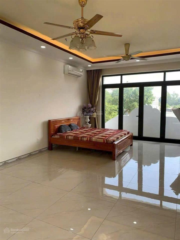 Cho thuê nhà gần trường nguyễn khuyến phú chánh b
1 trệt 1 lửng 3 lầu dt 5*20m