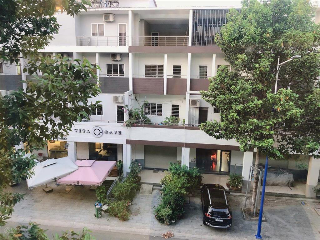 Cho thuê nhà phố tp mới bình dương
diện tích 7*17,6 phòng ngủ, 10 wc