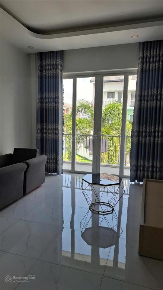 Cho thuê nhà phố sun casa 1 hòa phú, 3pn 3wc full nội thất