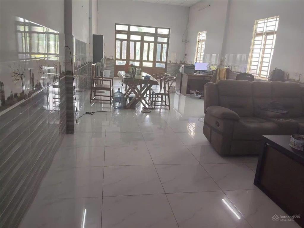 Cho thuê nhà tp mới bình dương 5*30m, 2 phòng, 1wc