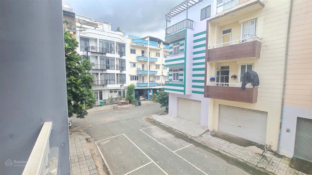 Cho thuê nhà unitown tp mới bình dương diện tích 100m2, 5 phòng ngủ, 6wc