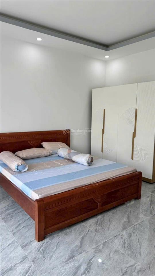 Gc cho thuê nhà mới phú chánh vietsing bình dương.
4pn