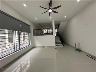 Cho thuê nhà phố khu tp mới bình dương
diện tích 100m, 5 phòng ngủ, 5wc
có s