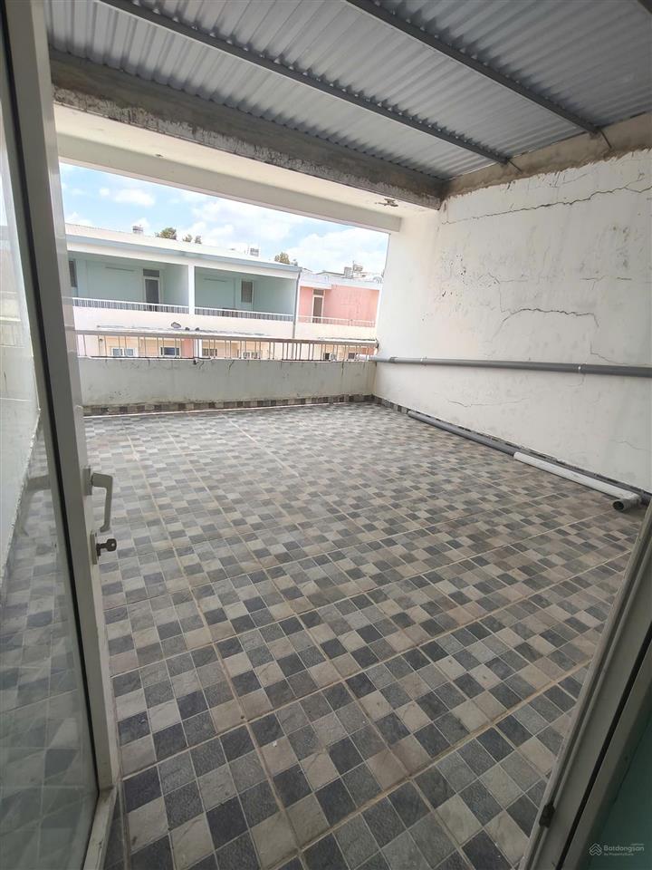 Cho thuê nhà unitown tp mới bình dương. diện tích 100m2, 5 phòng ngủ, 6wc