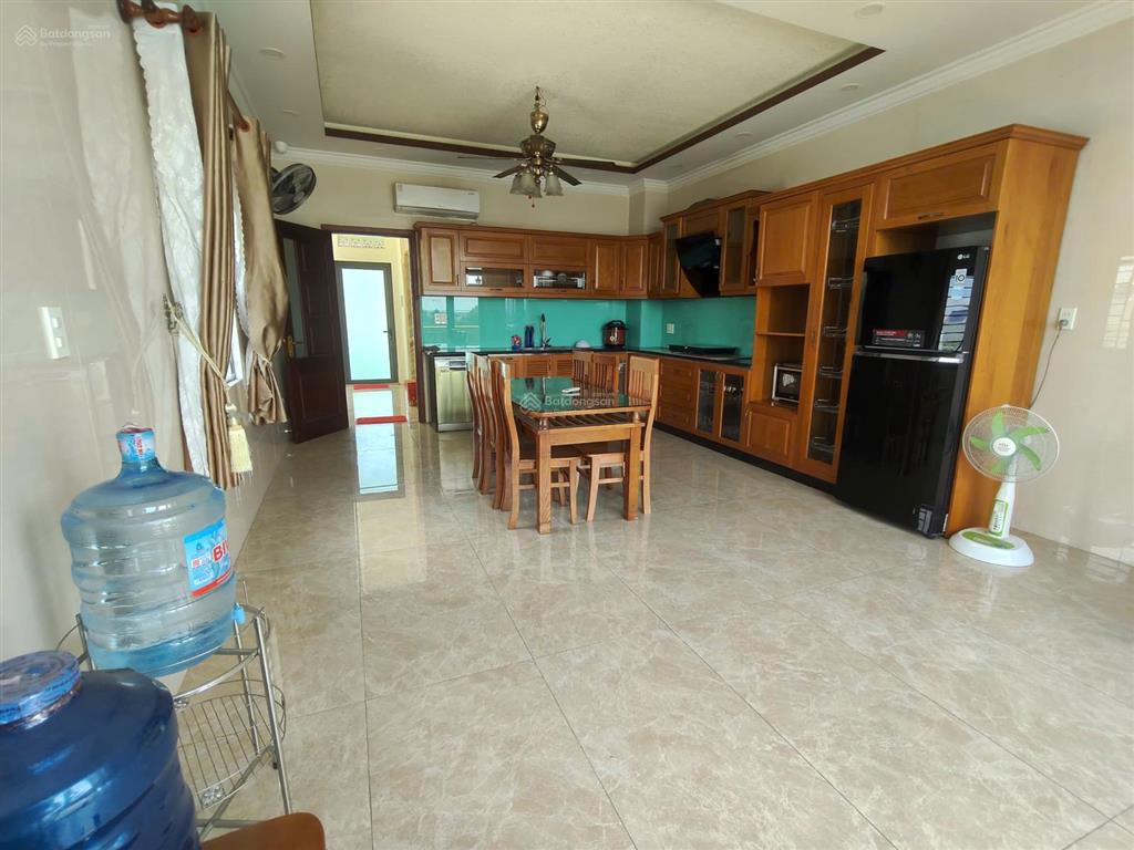 Cho thuê nhà gần trường nguyễn khuyến, phú chánh b
1 trệt 1 lửng 3 lầu