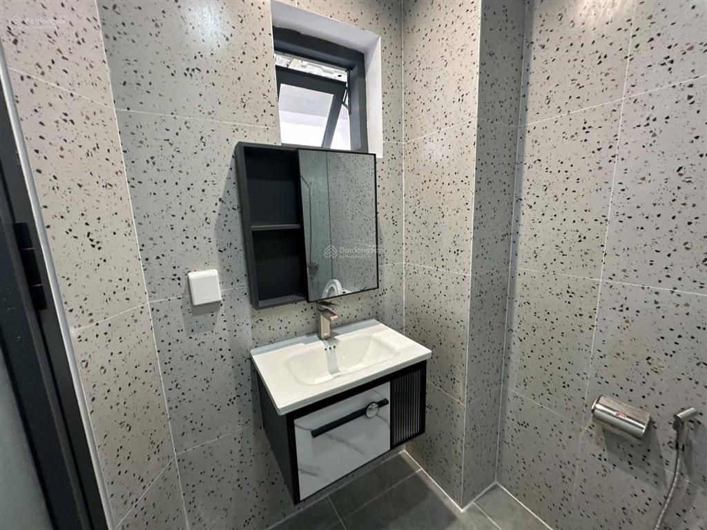 Cho thuê nhà phố khu tp mới bình dương
diện tích 100m, 5 phòng ngủ, 5 wc