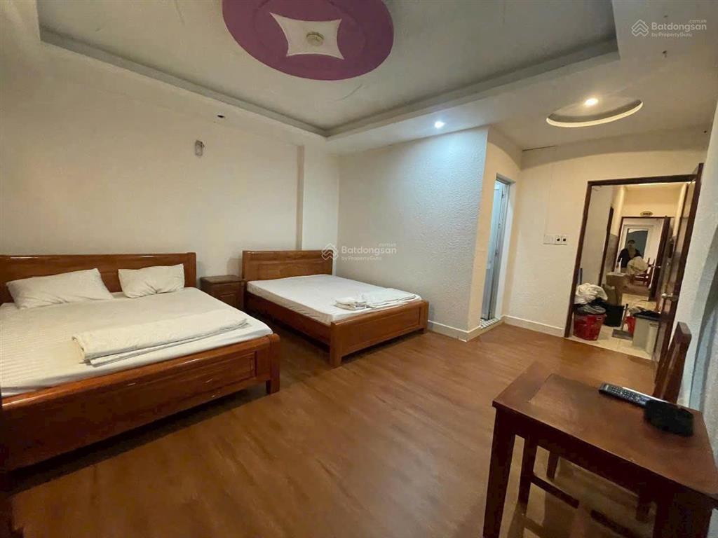 Cho thuê nhà 4 lầu unitown tp mới bình dương
8pn 10wc