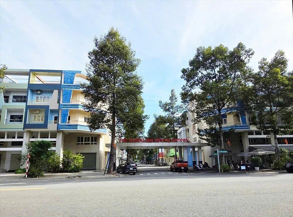 Cho thuê nhà 4 lầu unitown tp mới bình dương
8pn 10wc