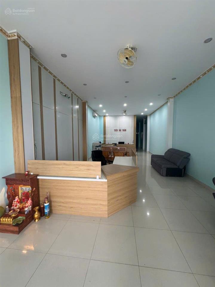 Cho thuê nhà mặt tiền đường võ văn kiệt  tpm.
diện tích 5x30m, 5pn 3 tầng