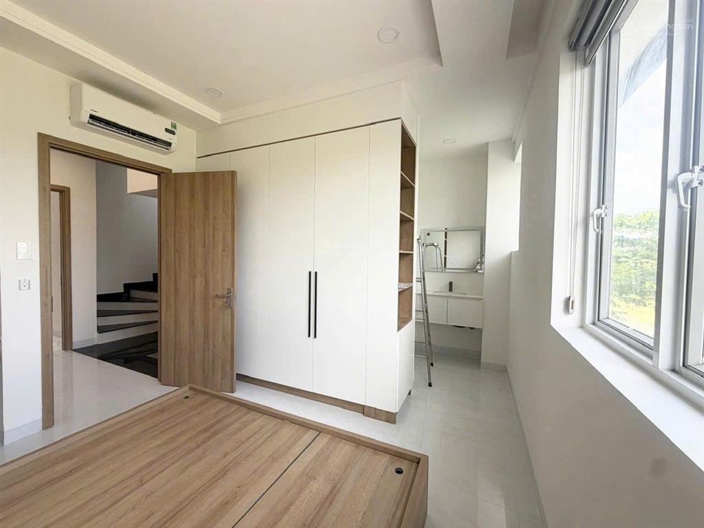 Cho thuê nhà phố suncasa 1 diện tích 5*18m, 3 phòng ngủ, 3wc