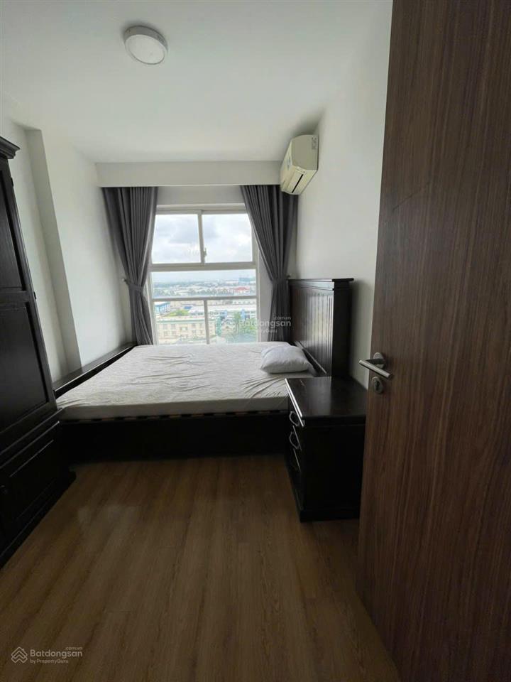 Cho thuê the view 2pn, 61m2, tầng 10, giá 12tr/th không bao phí qly