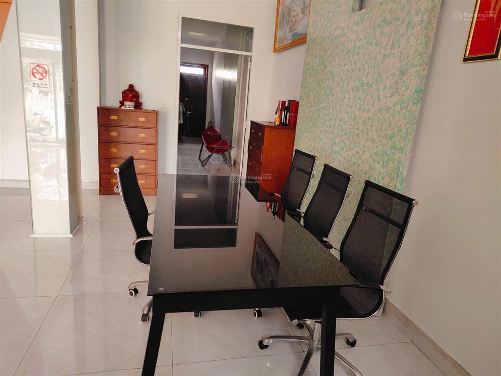 Cho thuê nhà phường hòa phú nhà 1 trệt 3 lầu, dt 8*25m, 7 máy lạnh