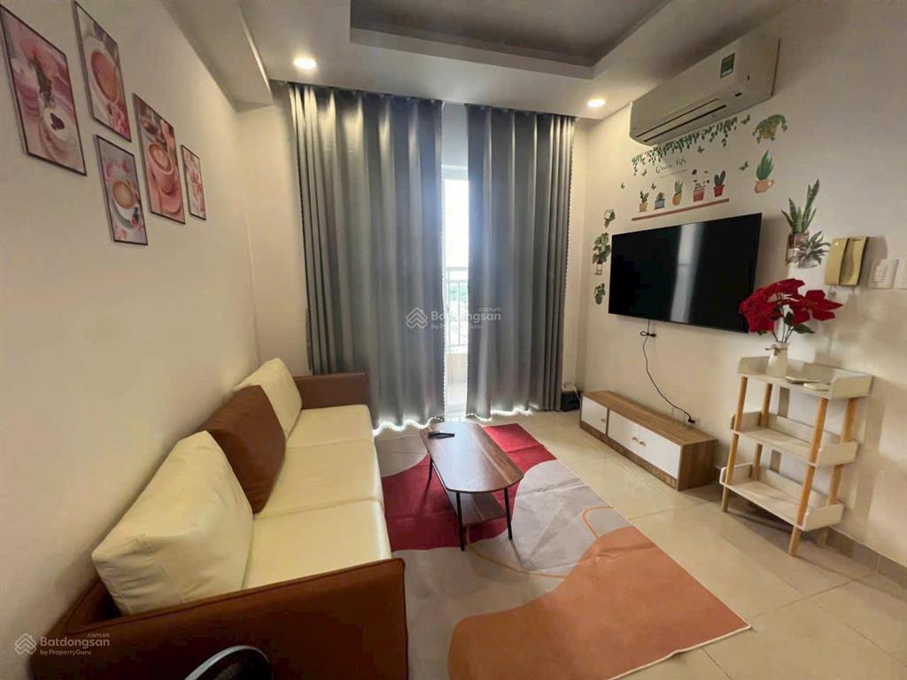 The view, 1pn, 1wc, 1 phòng làm việc