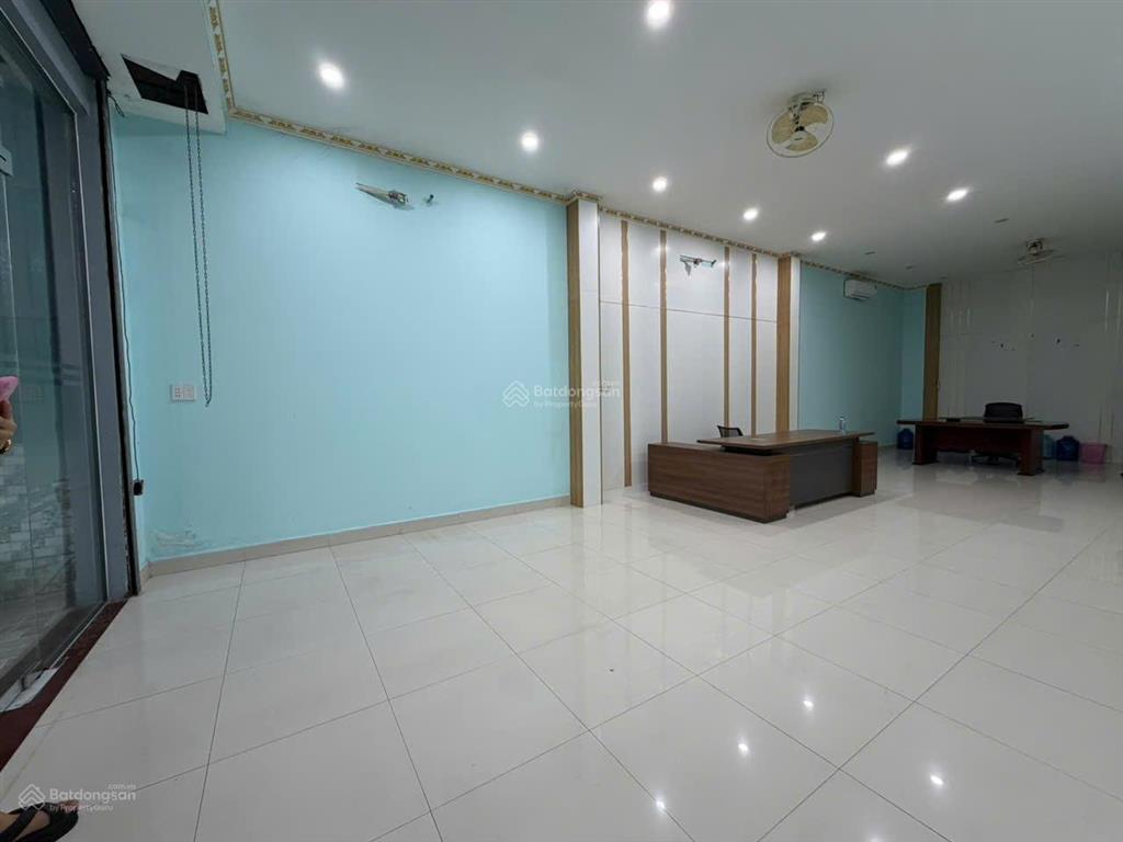 Cho thuê nhà mặt tiền đường võ văn kiệt  tpm