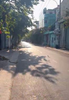 Bán nhà mặt tiền đường tiền lân 13, dt 8mx25m, nhà cấp 4, gần ql1a, xe công chạy ngày đêm