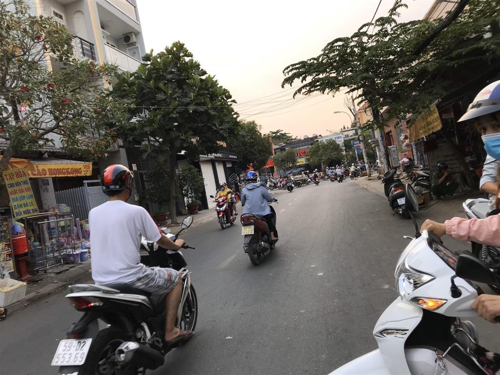 Bán nhà mặt tiền đường nguyễn hữu tiến, dt 6mx26m, đúc 1 tấm, đường kinh doanh sầm uất