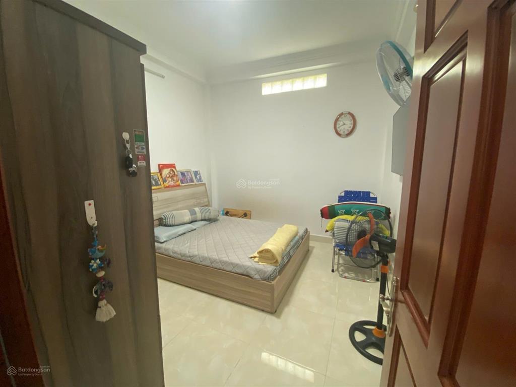 Bán nhà hxh 1/6m dương đức hiền, dt 4mx12m, đúc 3.5 tấm, sân thượng trước sau rất thoáng mát
