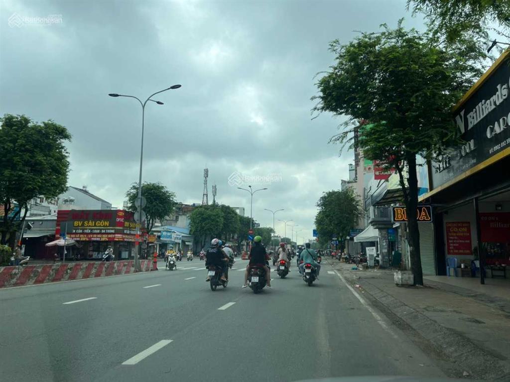 Bán nhà mặt tiền đường lê trọng tấn, dt 8mx20m, nhà cấp 4, đường rộng 30m kinh doanh đa ngành