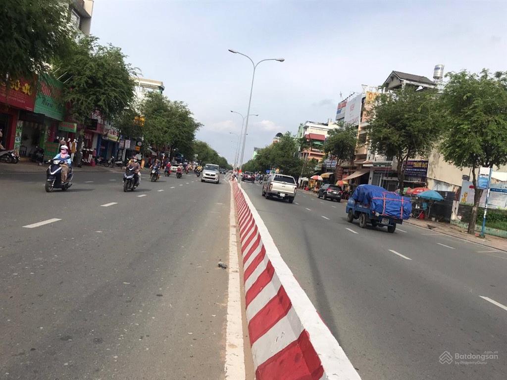 Bán nhà mặt tiền đường lê trọng tấn, dt 8mx20m, nhà cấp 4, đường rộng 30m kinh doanh đa ngành