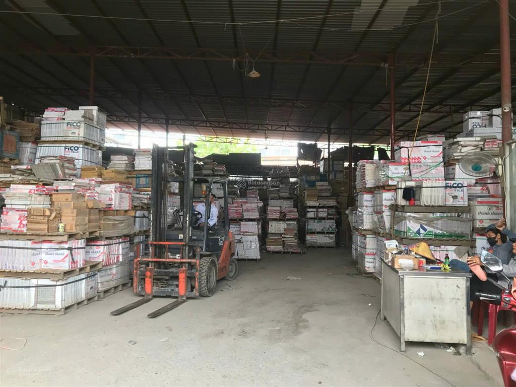 Cho thuê nhà mặt tiền đường lê trọng tấn, dt 1500m2, hiện trạng cấp 4, trống suốt