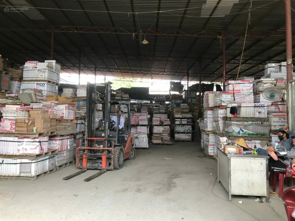 Cho thuê nhà mặt tiền đường lê trọng tấn, dt 1500m2, hiện trạng cấp 4, trống suốt