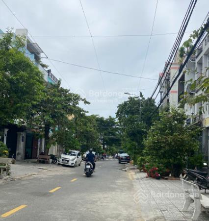 Bán nhà mặt tiền đường s3, phường tây thạnh, dt 10mx20m, 2 lầu, sân thượng, gần trường, công viên