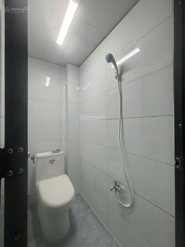 Sổ vuông, không quy hoạch. p6. q8 3.4m dài 5.5m, kết cấu 1 trệt 1 lầu 1 pn. có ban công