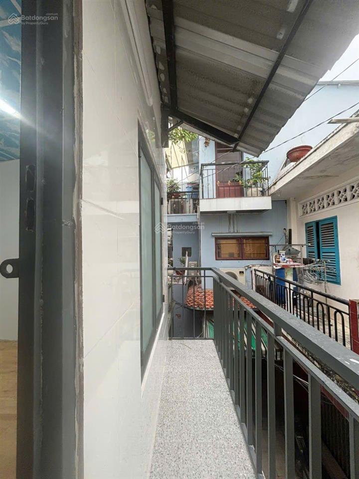 Sổ vuông, không quy hoạch. p6. q8 3.4m dài 5.5m, kết cấu 1 trệt 1 lầu 1 pn. có ban công
