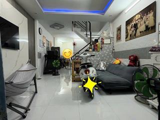 Nhà chính chủ. âu dương lân. q8 dt 3.7m dài 10.8m, kết cấu  1trêt 1lâu 2pn có ban công. giá 3ty7