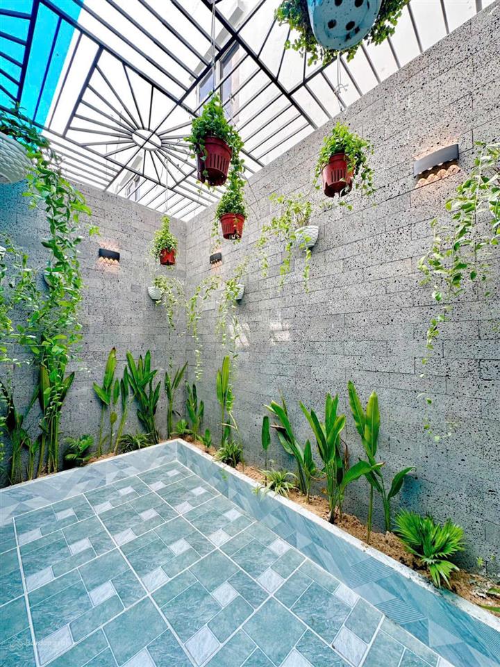 Nhà hẻm thông 7m gần đường tỉnh lộ 10, 4x16m, đúc 4,5 tấm, thang máy, nội thất cao cấp