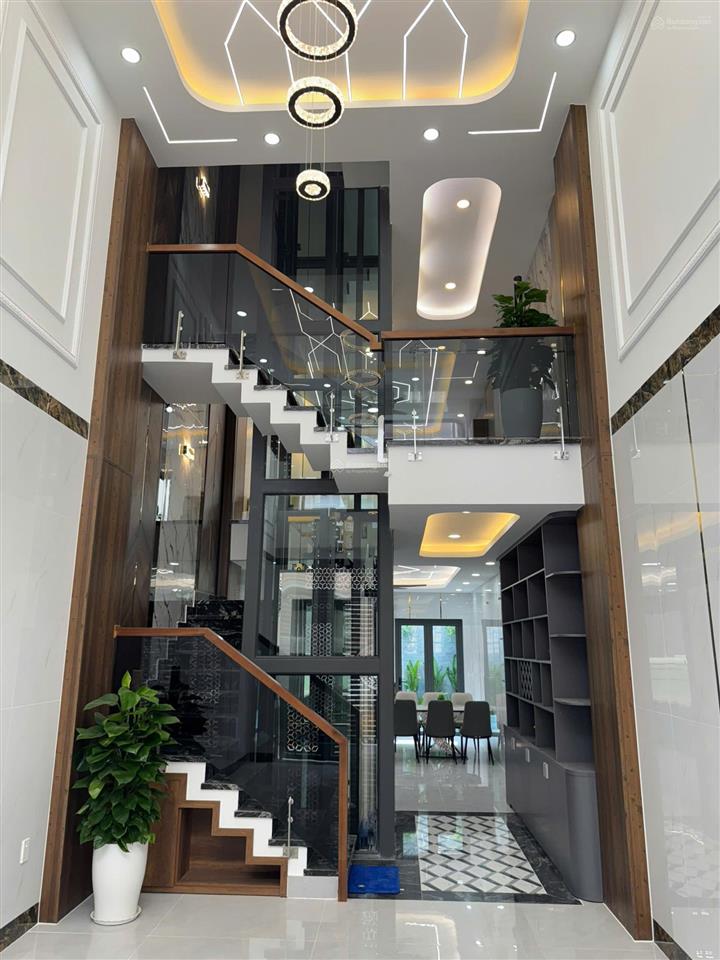 Nhà hẻm thông 7m gần đường tỉnh lộ 10, 4x16m, đúc 4,5 tấm, thang máy, nội thất cao cấp