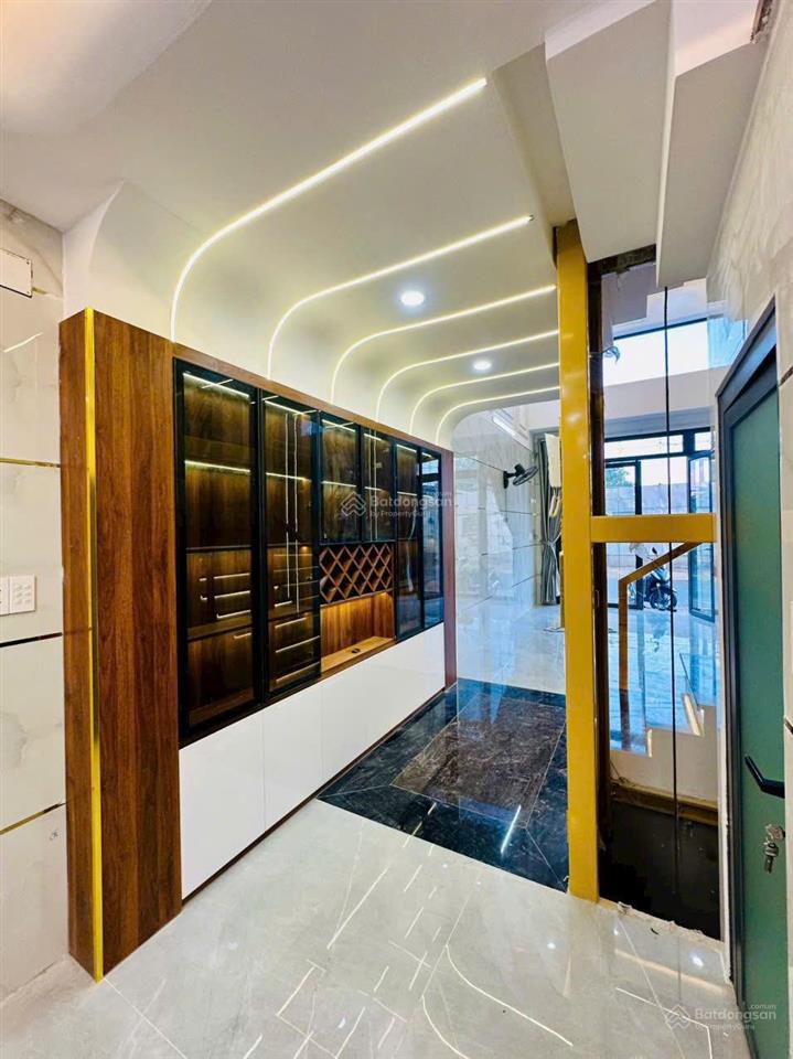 Mặt tiền kinh doanh gần hương lộ 2, 4x16m, đúc 1 lửng 4 lầu, thang máy, nội thất cao cấp
