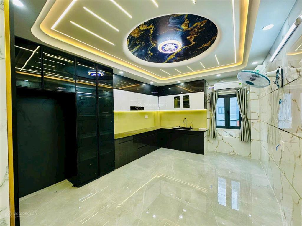 Mặt tiền kinh doanh gần hương lộ 2, 4x16m, đúc 1 lửng 4 lầu, thang máy, nội thất cao cấp