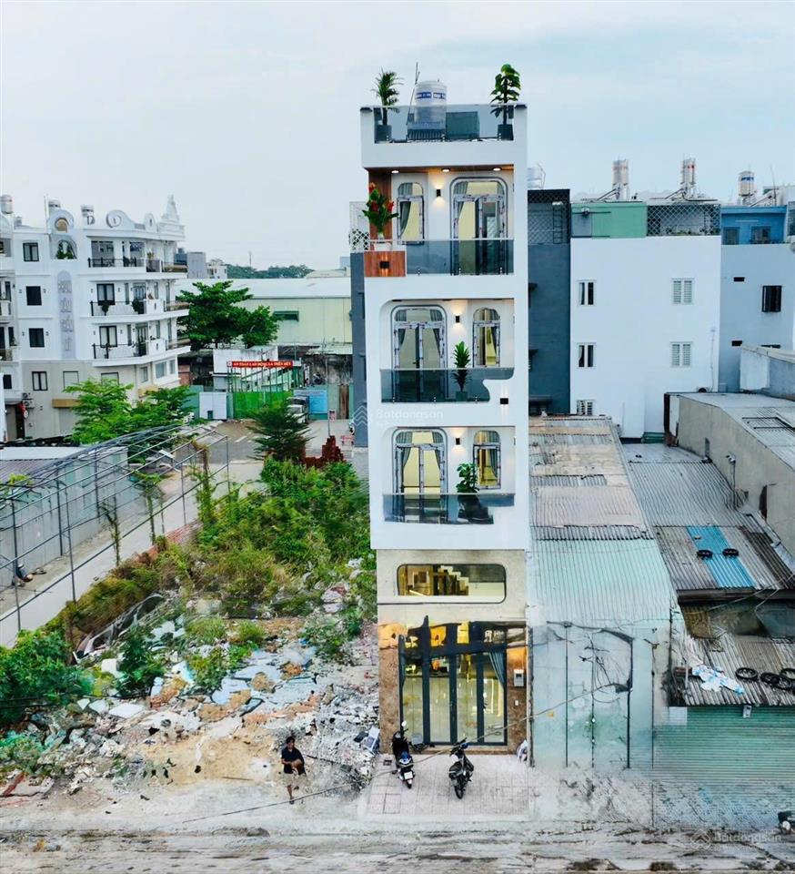 Mặt tiền kinh doanh gần hương lộ 2, 4x16m, đúc 1 lửng 4 lầu, thang máy, nội thất cao cấp