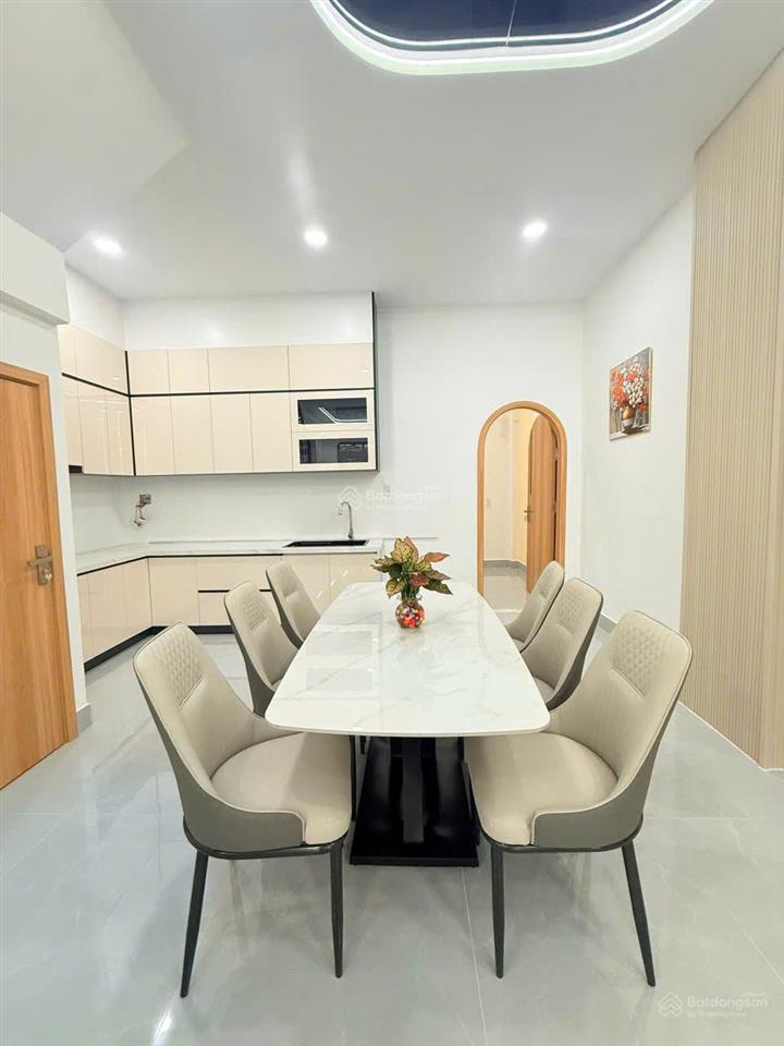 Nhà hẻm thông 6m khu dân cư vip 688 hương lộ 2, 5x14m, 1 trệt 1 lầu đúc nội thất cao cấp