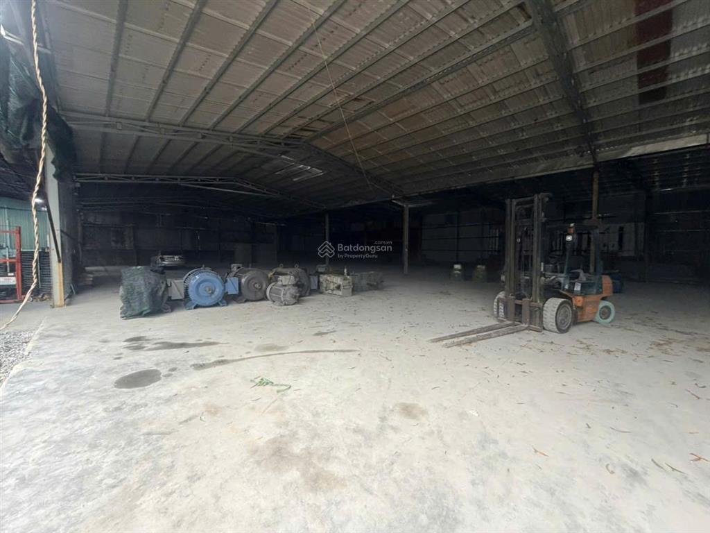 Cho thuê kho, nhà xưởng 1000m2 tại quốc lộ 1a.