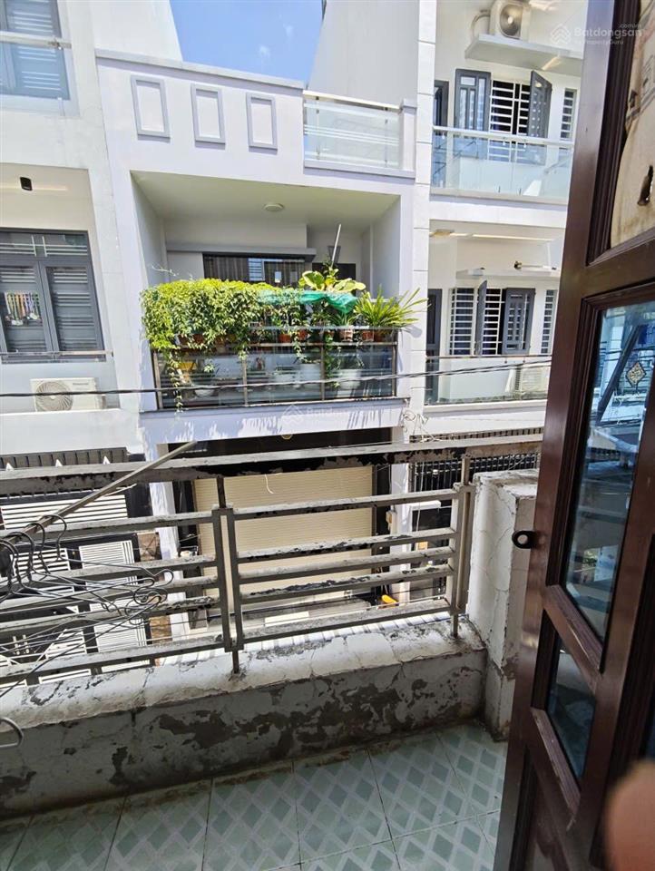 Nhà hẻm thông 6m khu lê văn quới, 4x11m, 1 trệt 1 lầu đúc giá 4,35 tỷ