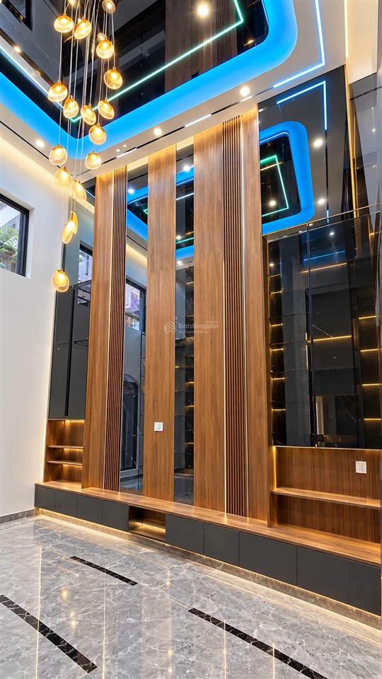 Nhà hẻm một xẹt 8m đường lê văn quới, 4x20m đúc 1 lửng 4 lầu, thang máy, nội thất cao cấp