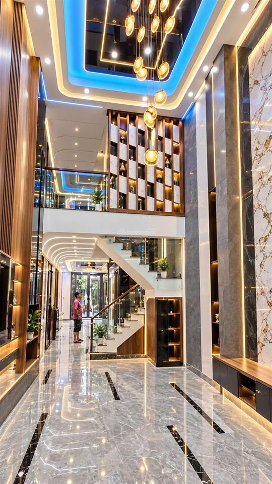 Nhà hẻm một xẹt 8m đường lê văn quới, 4x20m đúc 1 lửng 4 lầu, thang máy, nội thất cao cấp