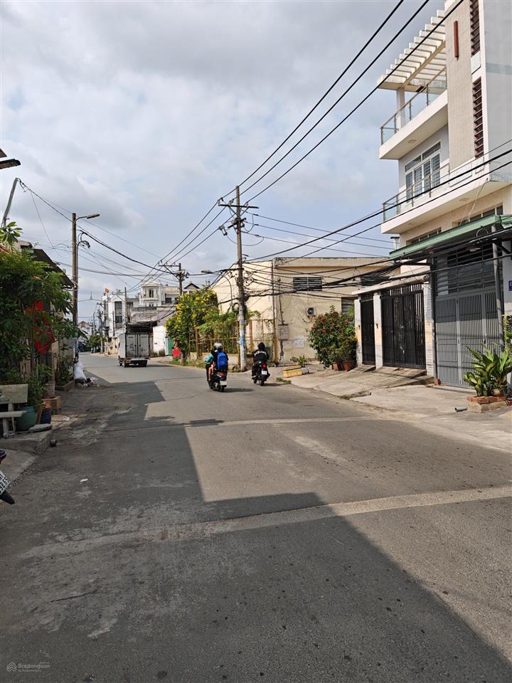 Nhà đang làm kho hẻm nhựa thông 8m đường hương lộ 2, 8x20m, giá 8,15 tỷ